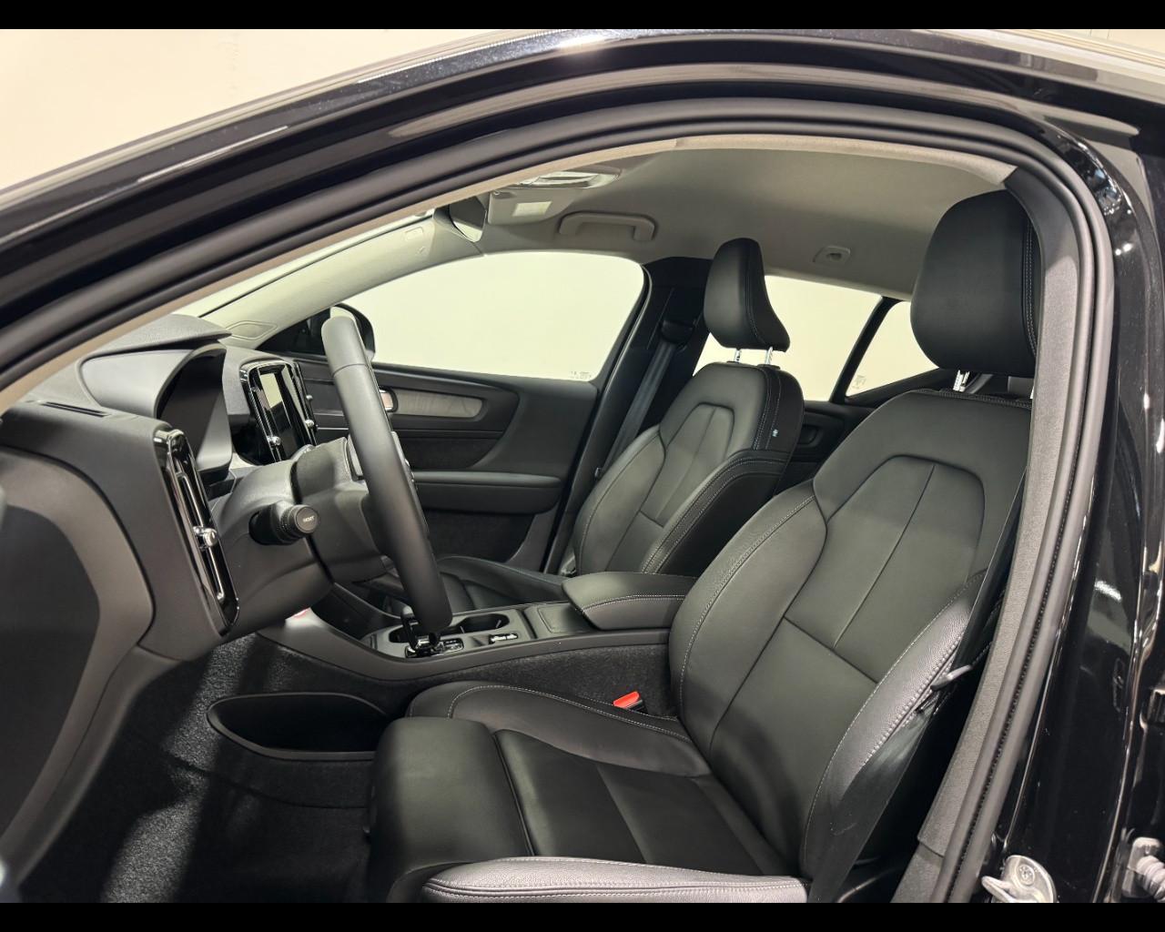 VOLVO XC40 CORE B3 AUTO