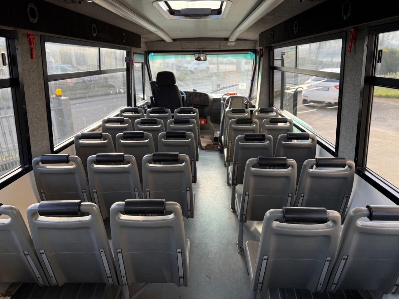 Scuolabus/ Iveco 42 posti euro 9.500