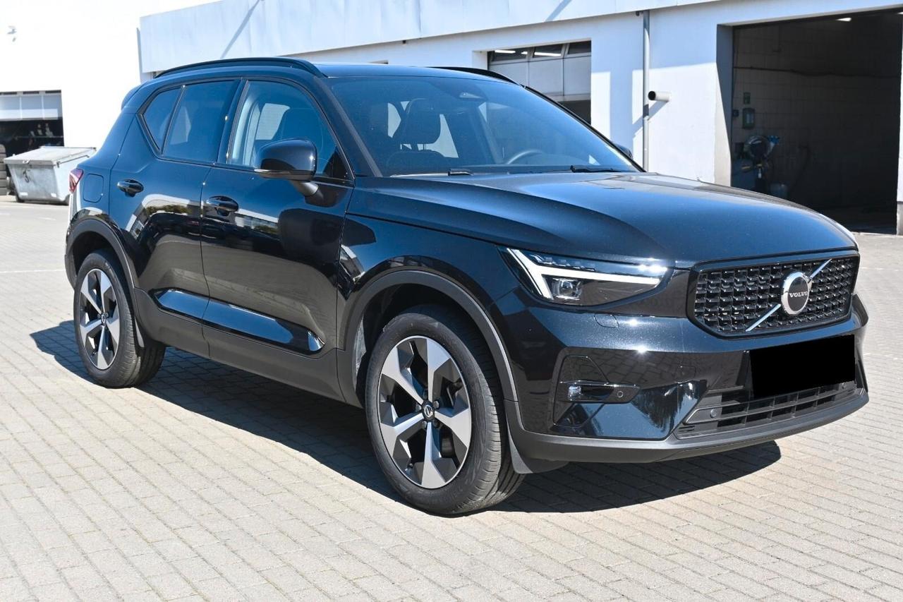 Volvo XC40 B4 automatico Ultra Dark