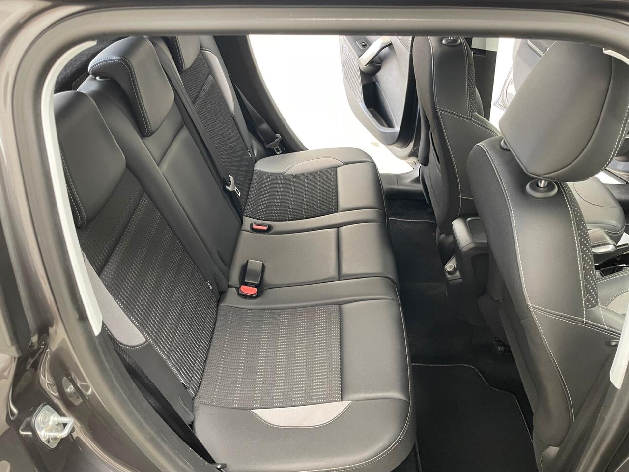 Peugeot 2008 1.5 BlueHDi 100 CV Allure