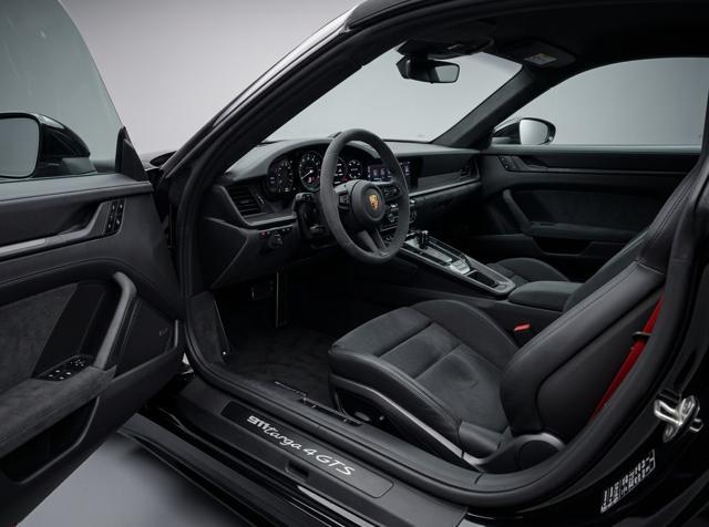 PORSCHE 992 911 Targa 4 GTS
