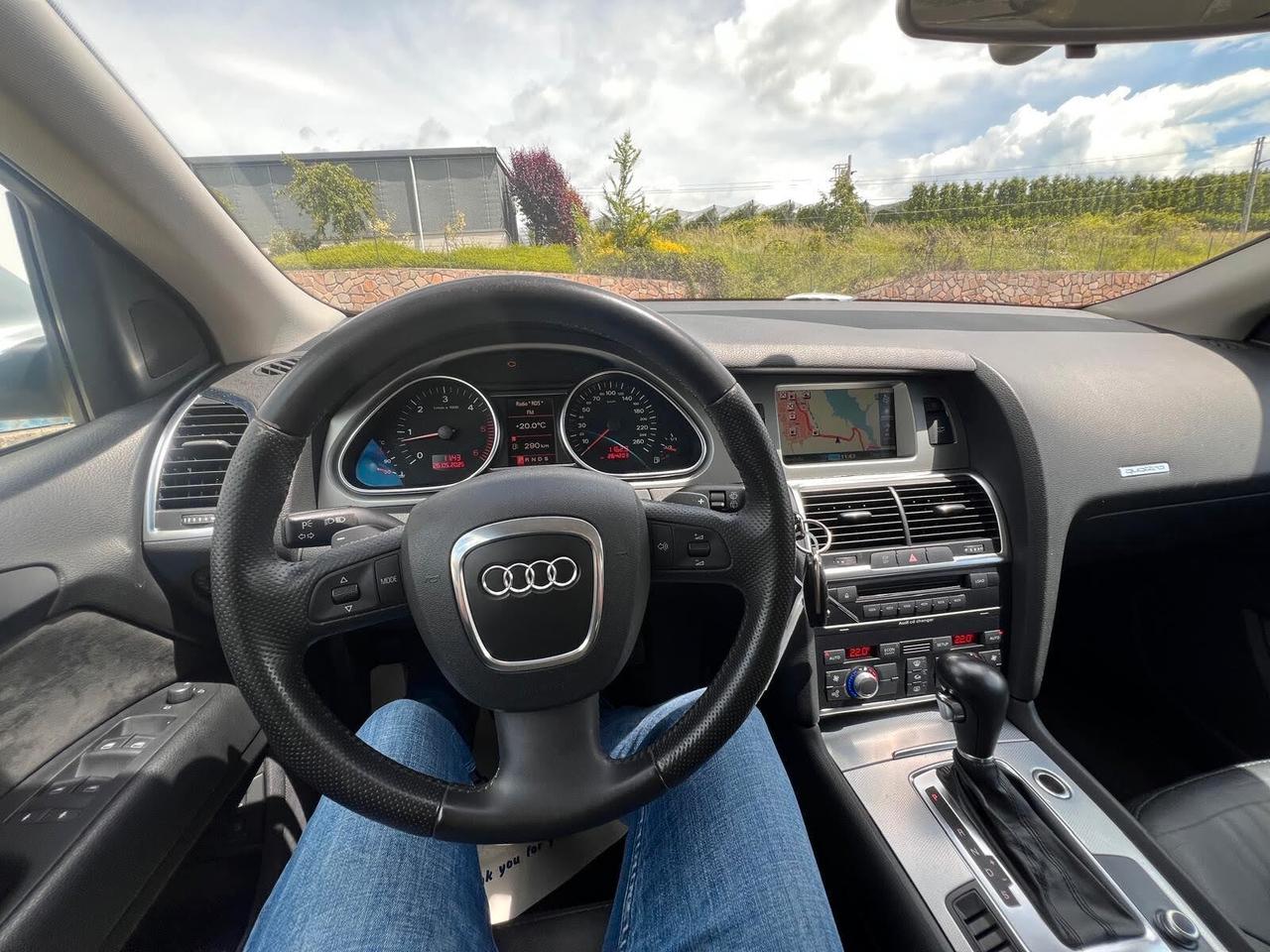Audi Q7 3.0 V6 TDI 233CV quattro tiptronic