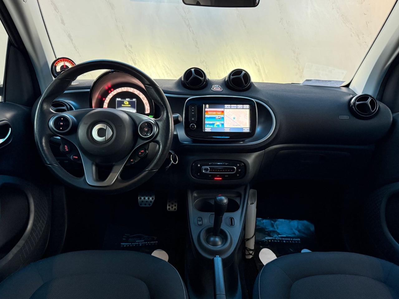 Smart ForTwo EQ BRABUS Style Parisblue