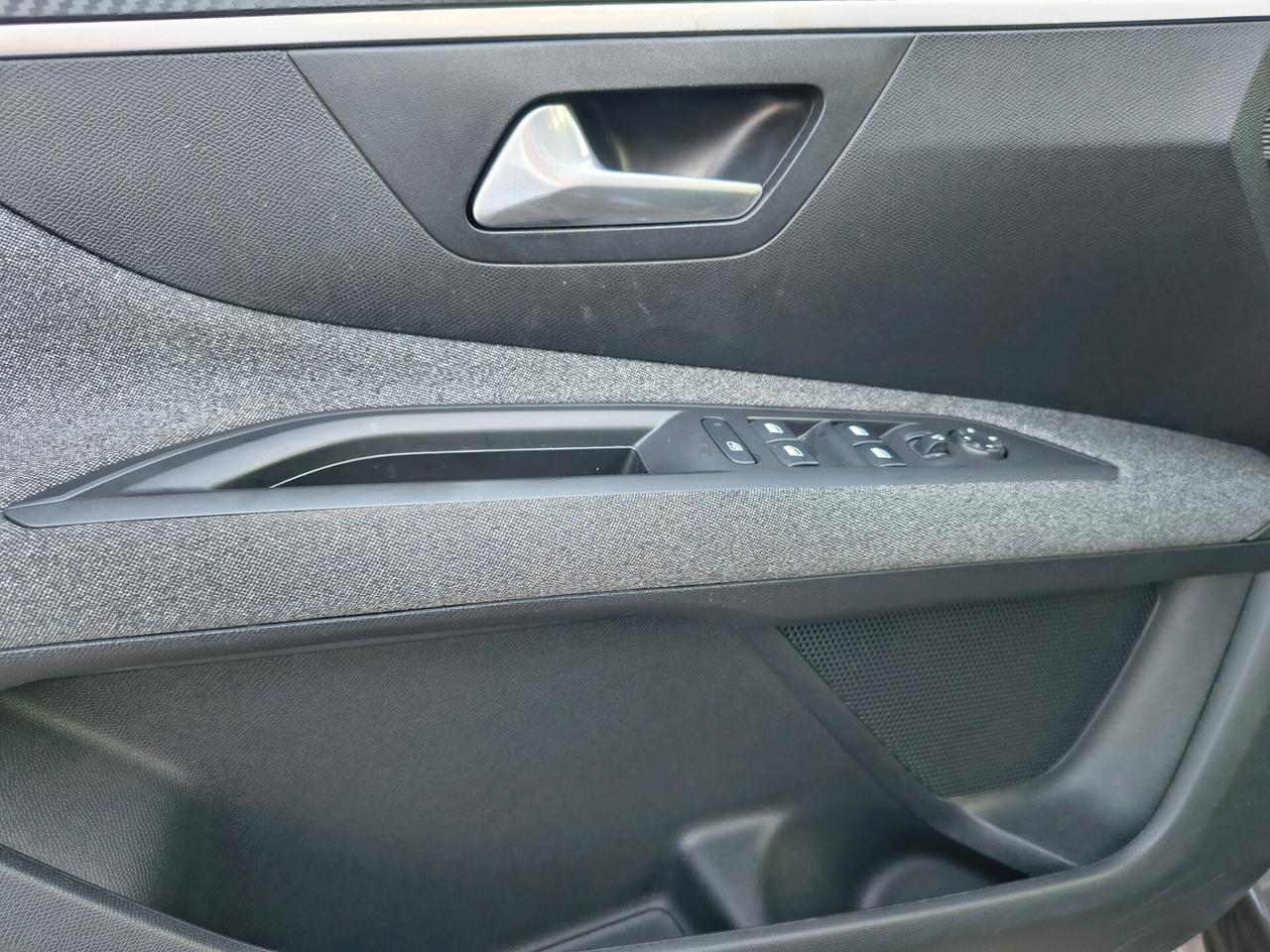 PEUGEOT 3008 1.5 DIESEL SOLO 94.000 KM ANNO 2019