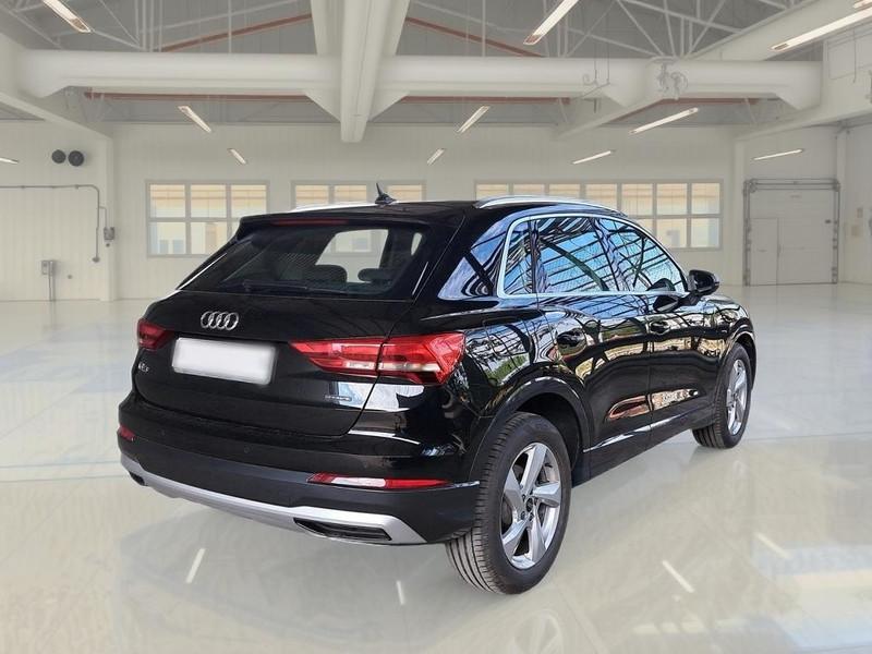AUDI Q3 35 TDI quattro S tronic Business Advance