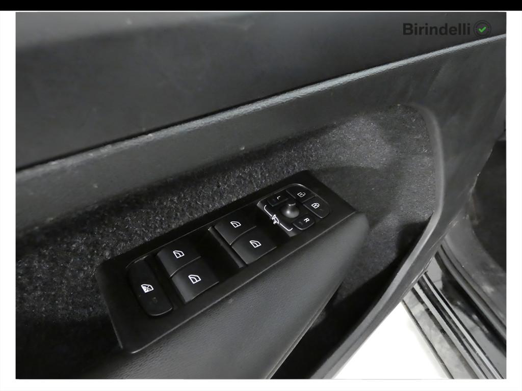 VOLVO XC40 (2017-->) - XC40 T3 Geartronic Momentum