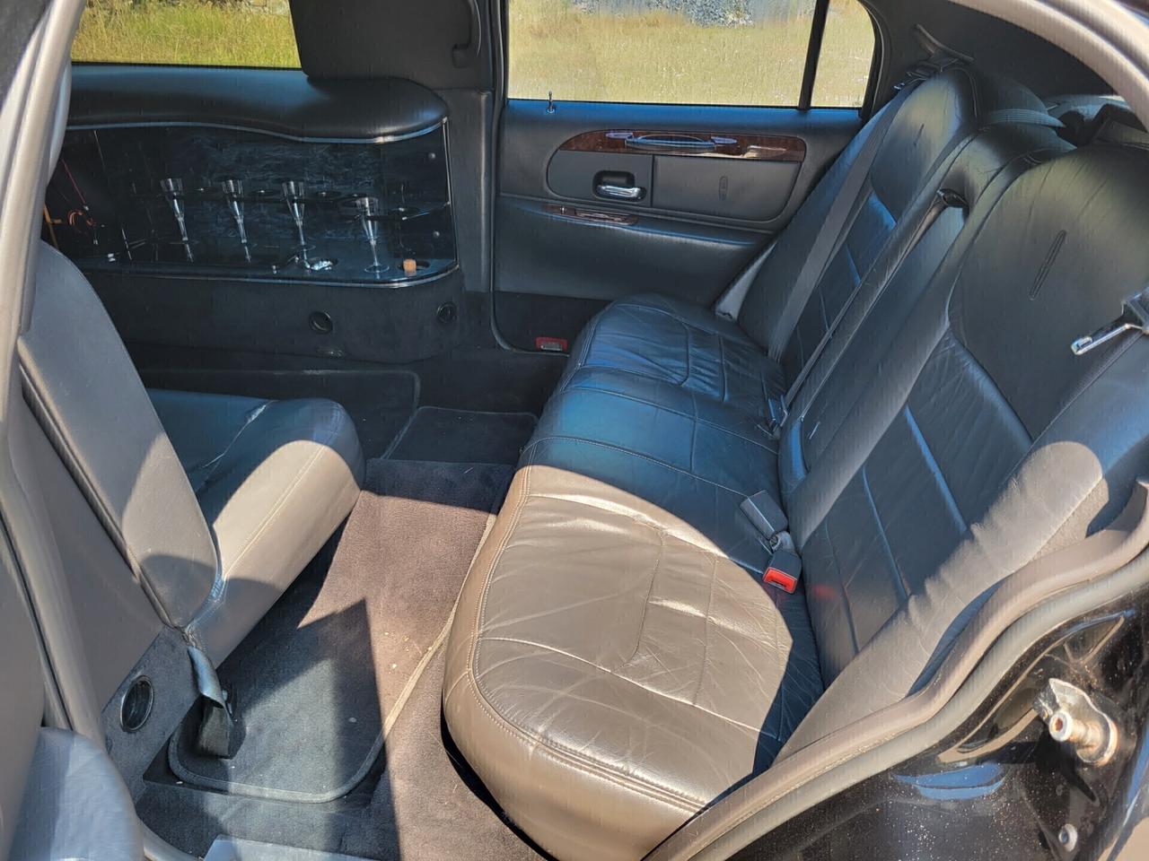 Limousine Lincoln Town car V8 4.6cc 209cv Benz/Gpl