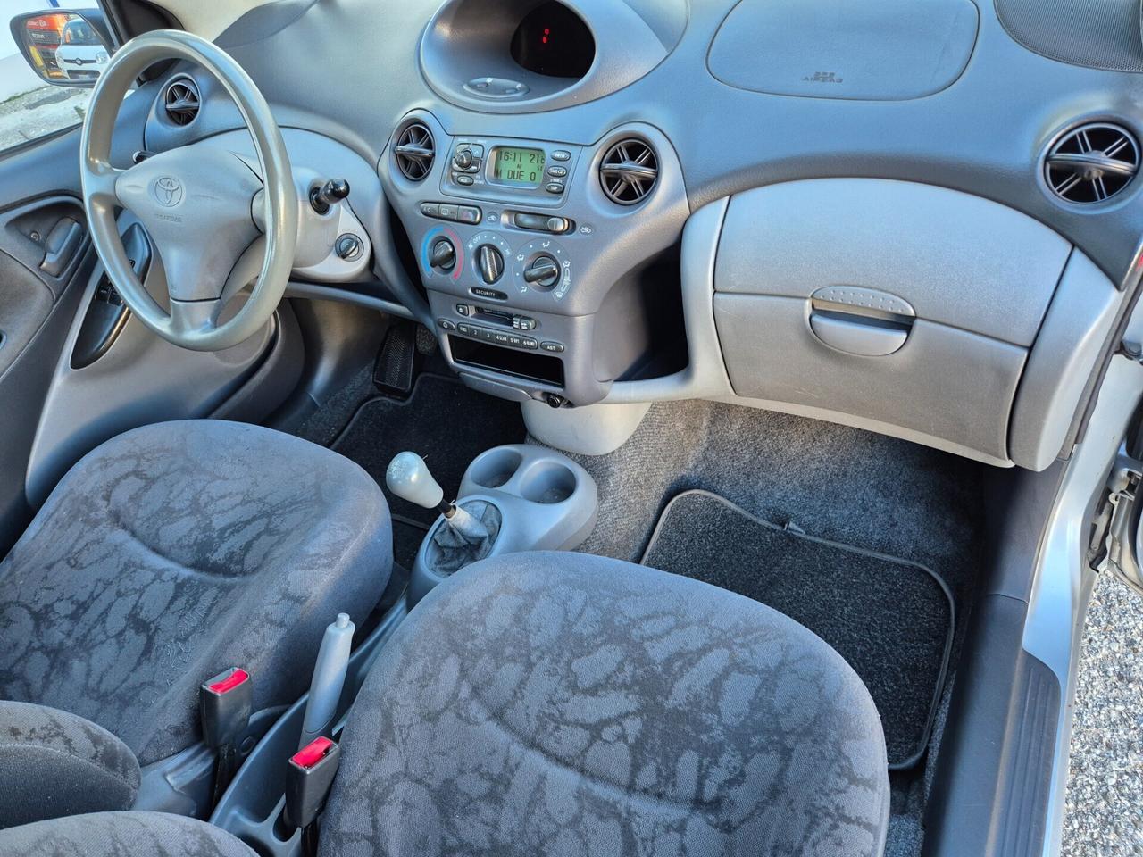 Toyota Yaris 1.0i 16V cat 5 porte