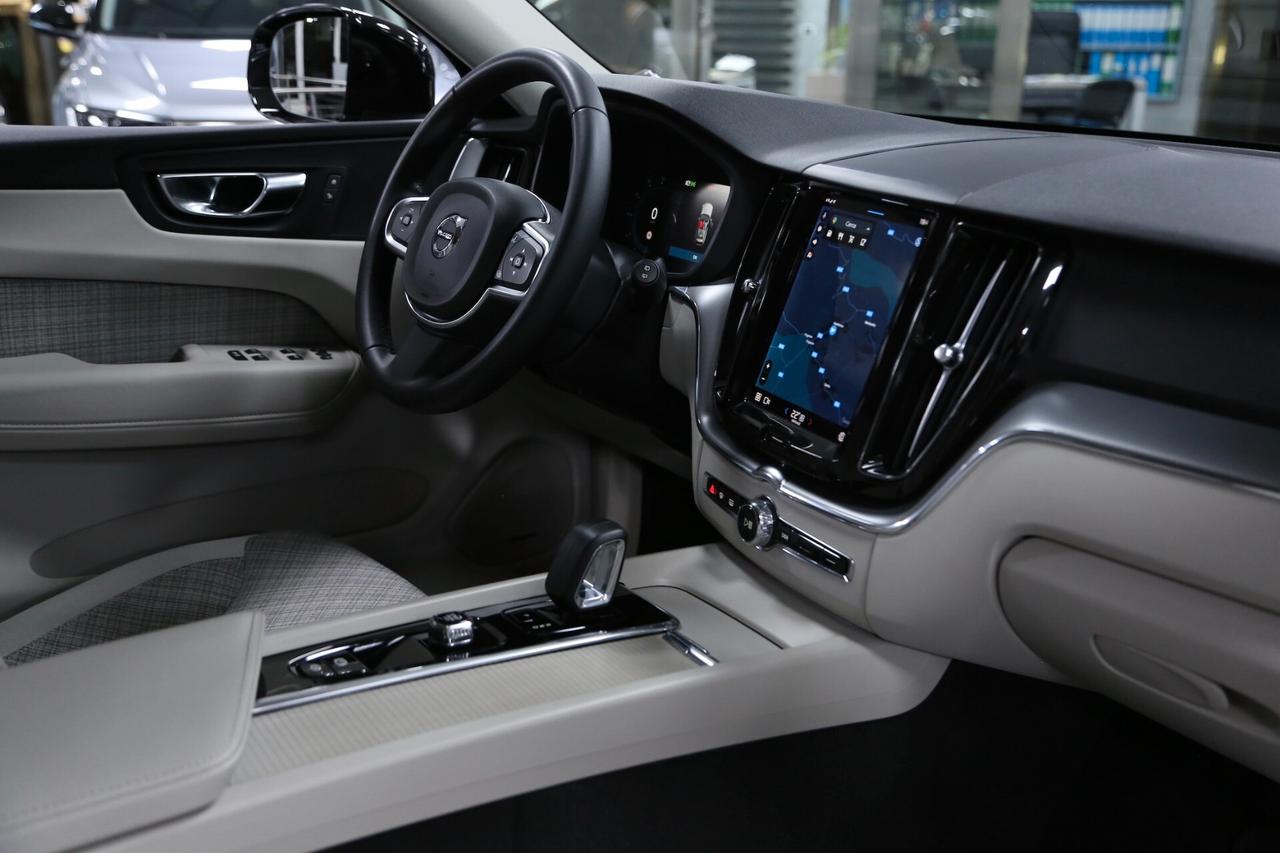 Volvo XC60 B4 D Automatic Core 197 cv