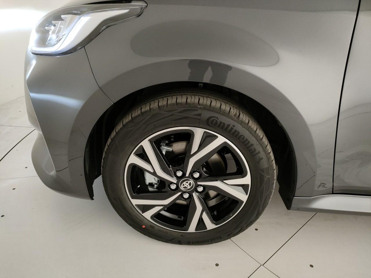 TOYOTA Yaris 1.5h Trend