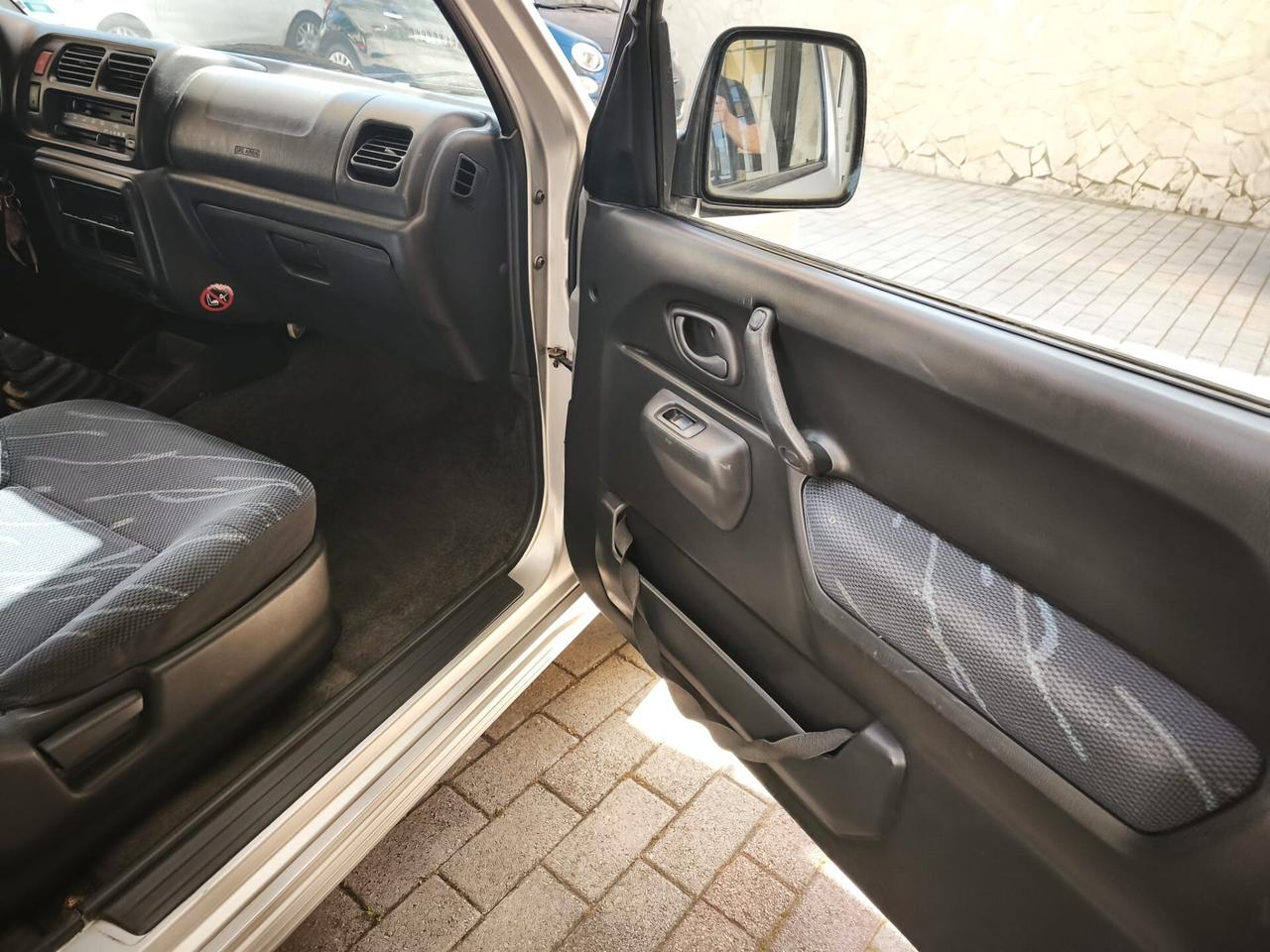Suzuki Jimny 1.3i 16V cat 4WD JLX