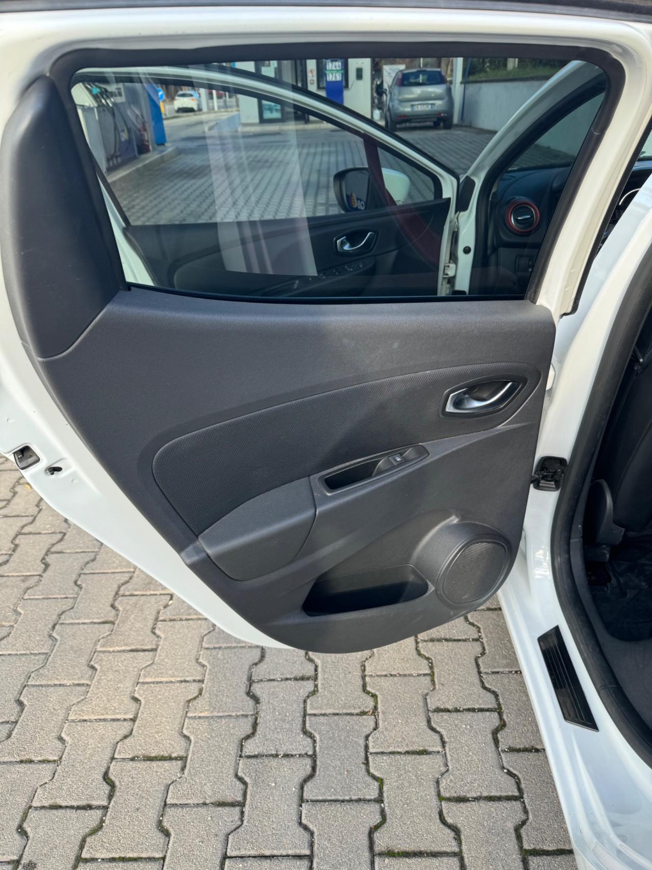 Renault Clio dCi 8V 90 CV NEOPATENTATI