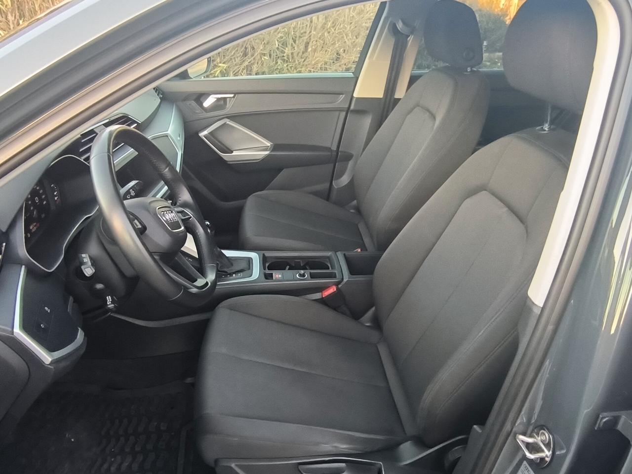 Audi Q3 35 TDI S tronic Business