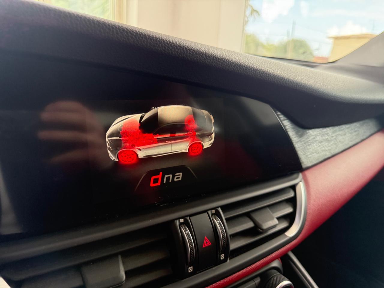 Alfa Romeo Giulia 2.2TurboD150cv ROSSO FERRARI+CARTIER2019