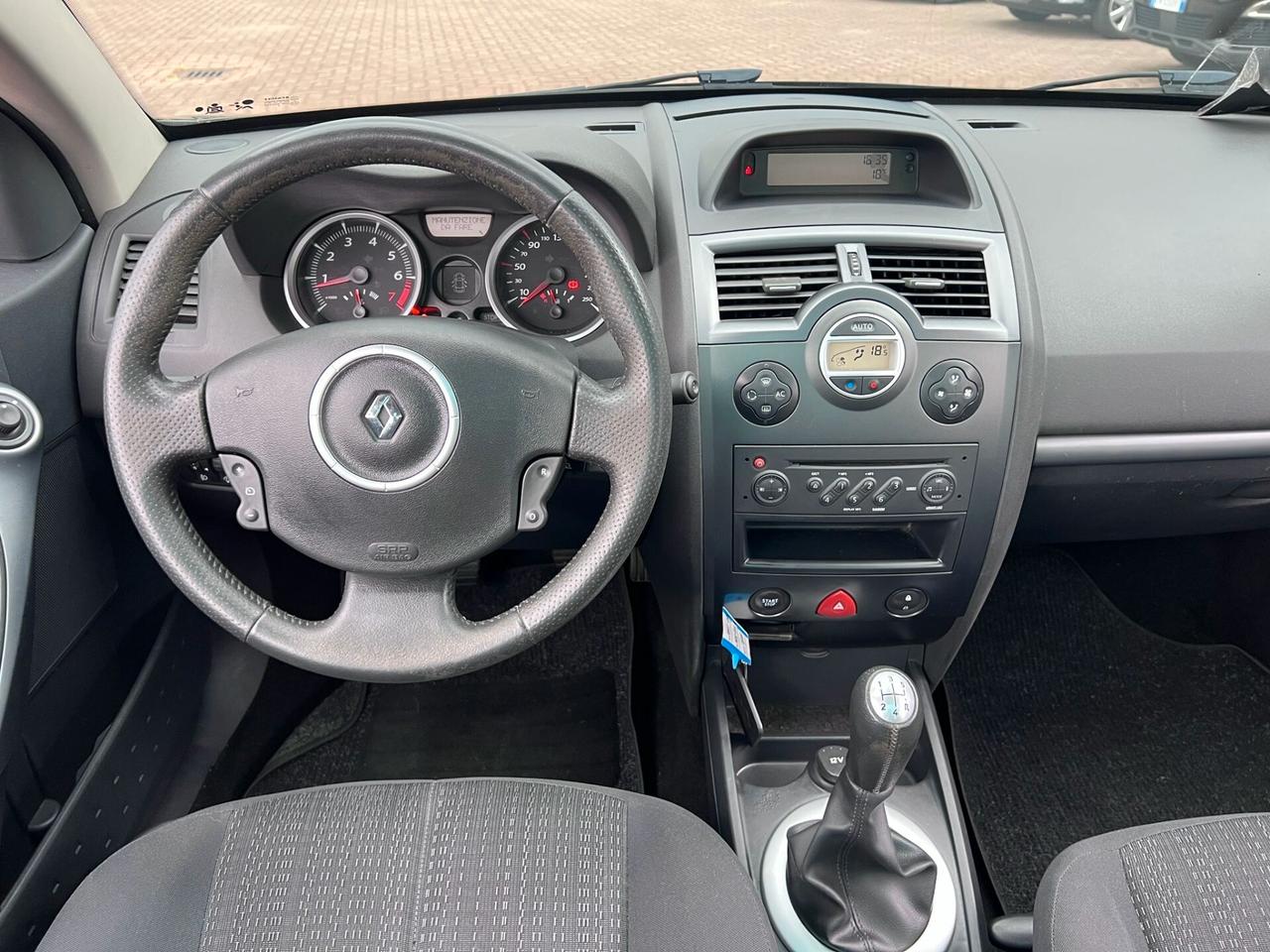 Renault Megane Mégane C-C 1.6 16V Privilège