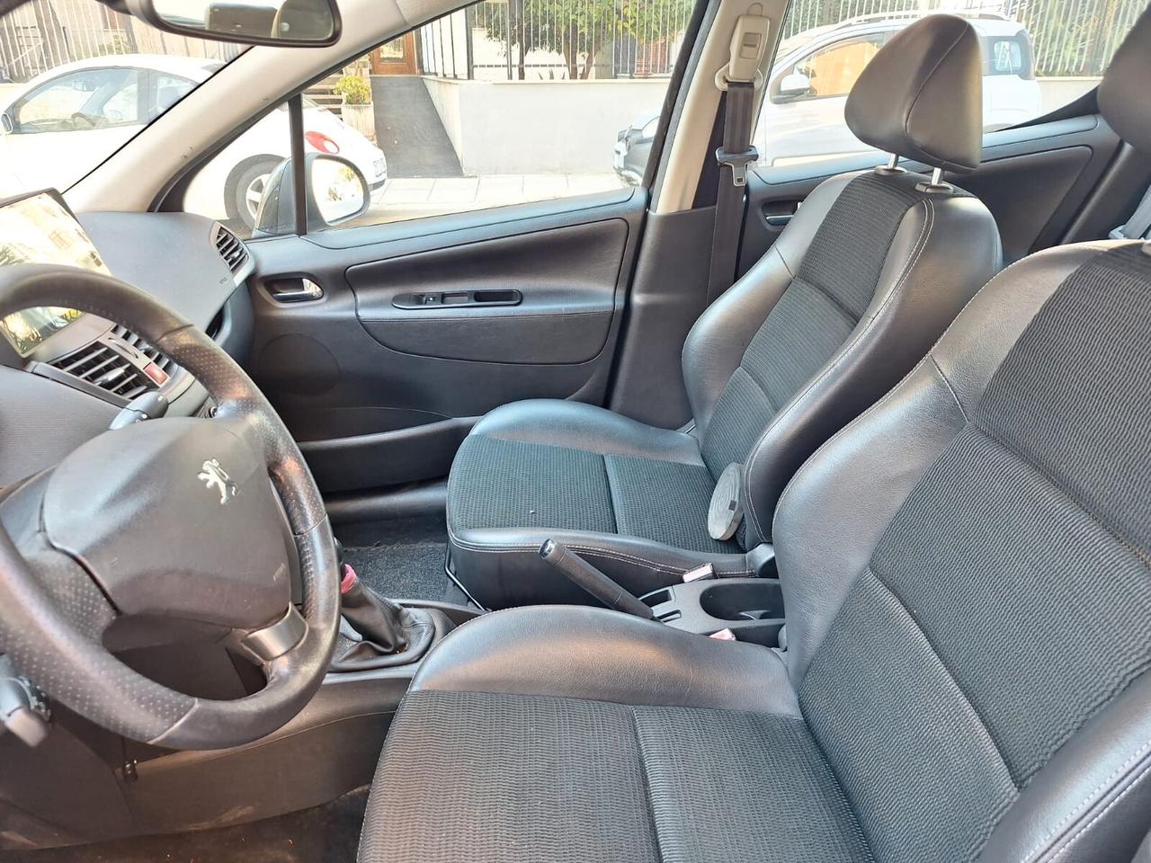 Peugeot 207 1.6 8V HDi 93CV 5p. Allure