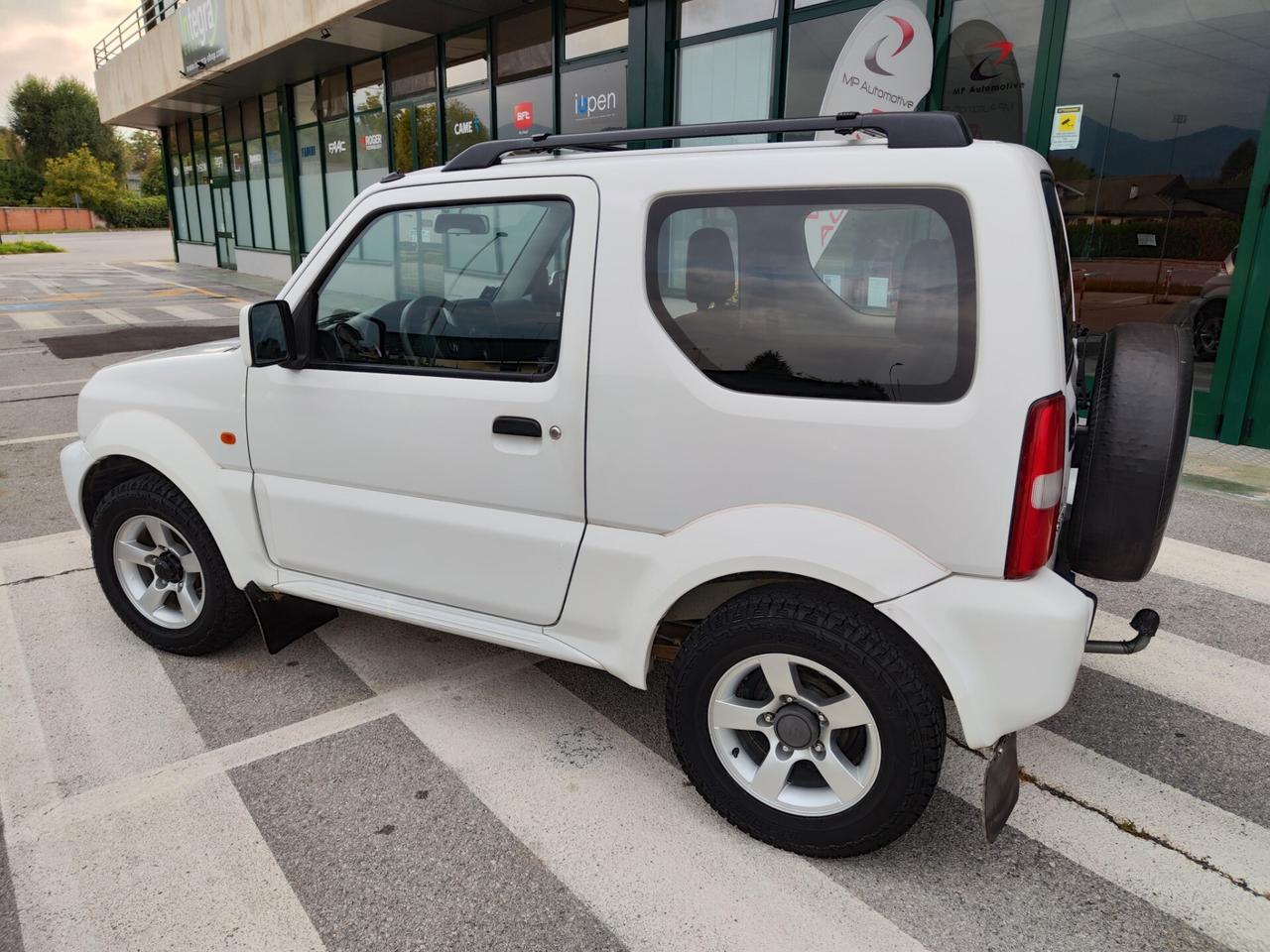 Suzuki Jimny 1.3i 16V cat 4WD JLX gancio traino