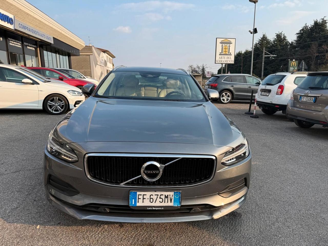 Volvo V90 D4 Geartronic Momentum