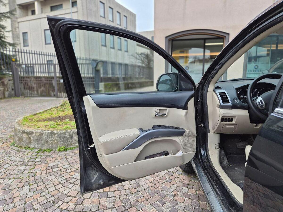 Citroen C-Crosser 2.2 hdi Exclusive dcs