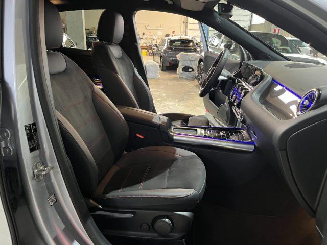 MERCEDES-BENZ GLA 200 d Autom. AMG Premium Plus NIGHT/LED MULTICOL/TELEC