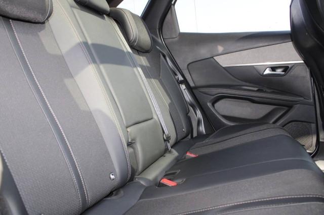 Peugeot 3008 II 1.5 bluehdi GT s&s 130cv AUTO con Navi e CarPlay