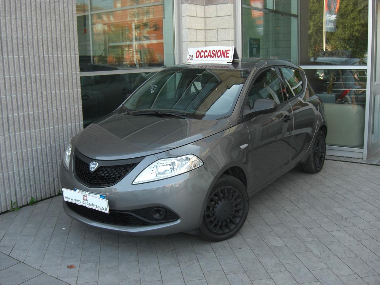 Lancia Ypsilon 1.0 FireFly 5 porte S&S Hybrid Ecochic Silver