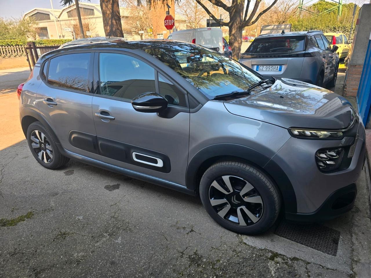 Citroen C3 BlueHDi 100 S&S Shine rate 99,00