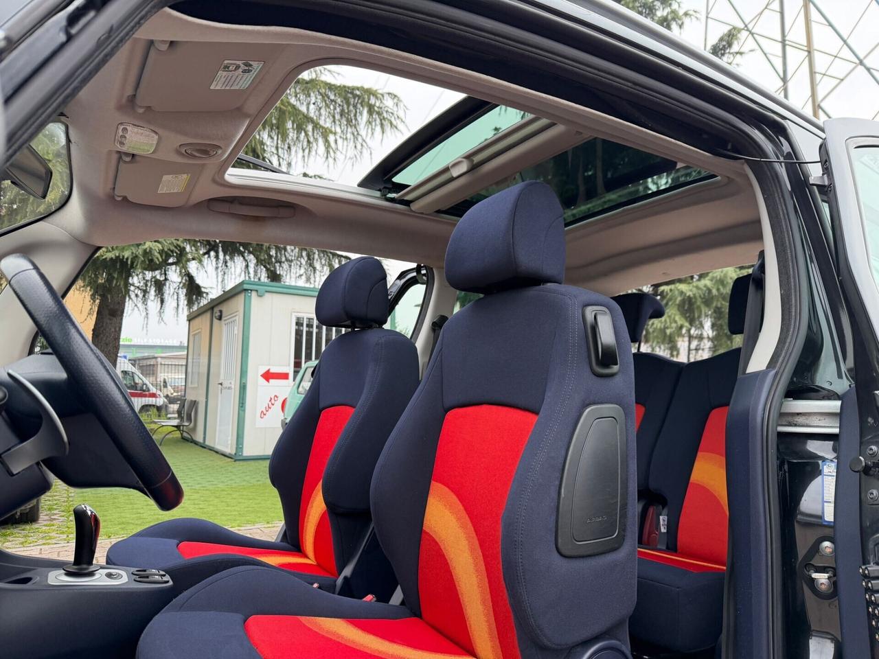 Peugeot 1007 1.6 Sporty AUTOMATICA PORTE SCORREVOLI TETTO PANORAMICO NAVIGA