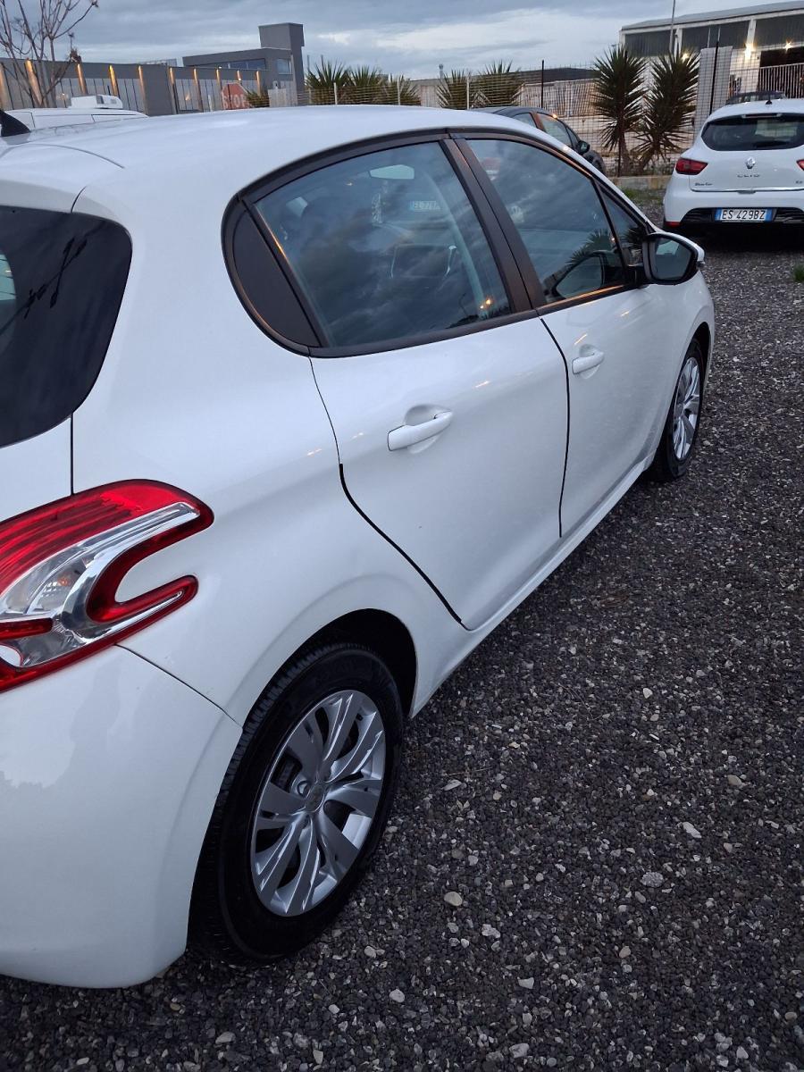 PEUGEOT - 208 - 1.4 HDi 68 CV 5p. Allure