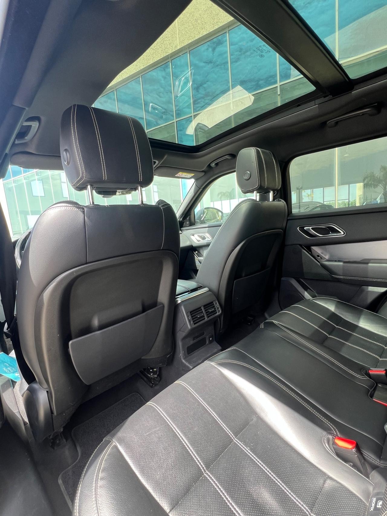 RISERVATA AD OPERATORI DEL SETTORE Land Rover Range Velar 2.0D I4 240CV R-Dynamic S