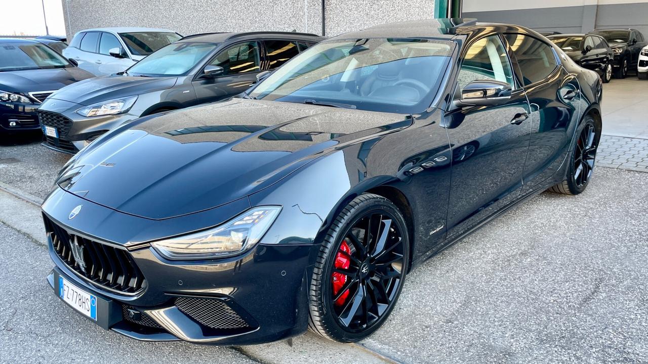 Maserati Ghibli 3.0 V6 350 cv Gransport Carbon Pack