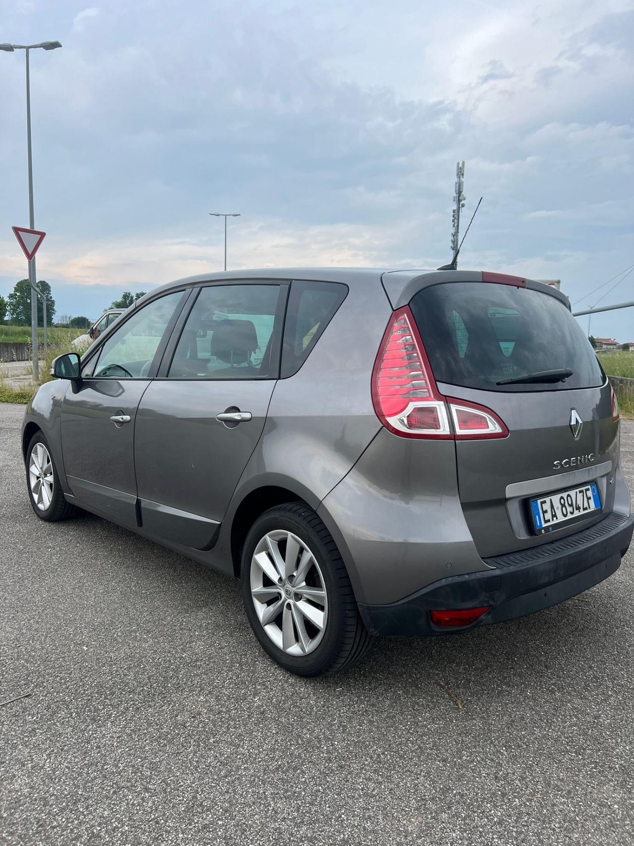 Renault Scenic Scénic X-Mod 1.5 dCi 105CV Confort