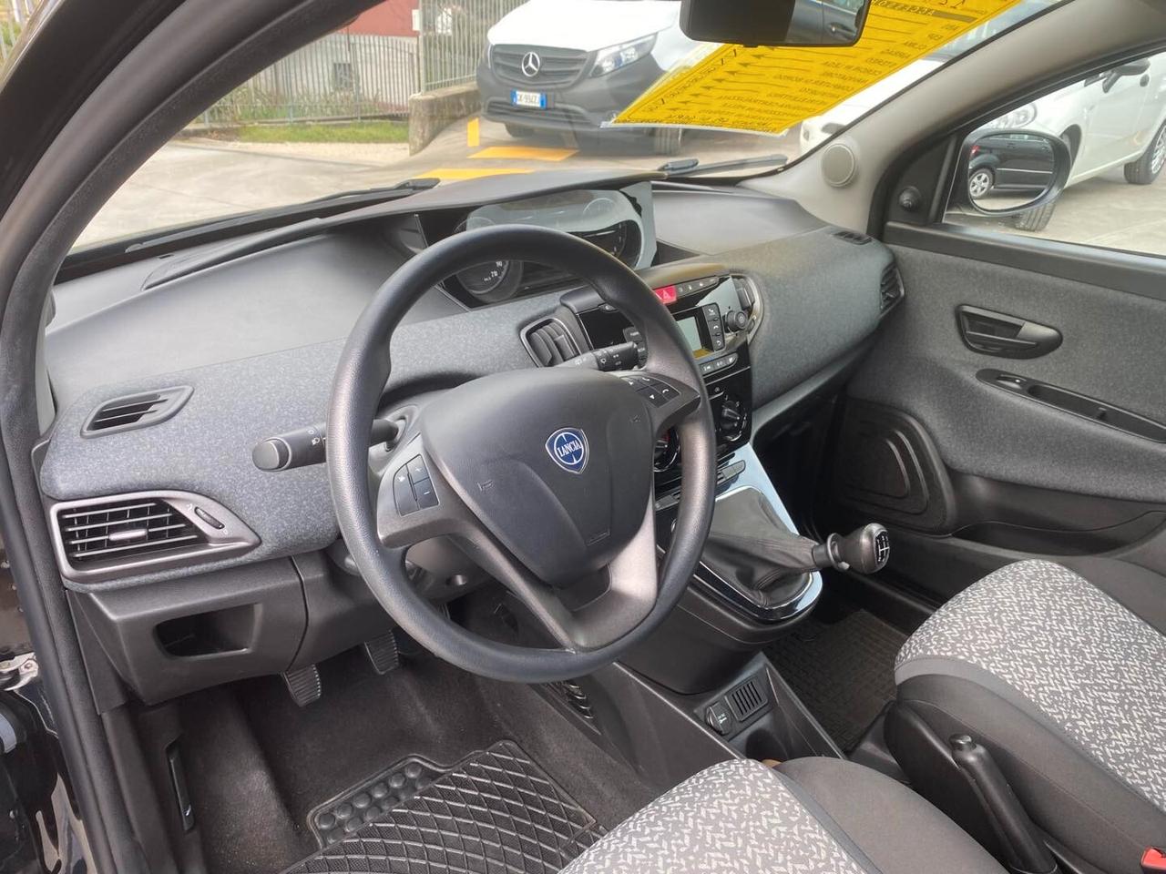 Lancia Ypsilon 1.2 69 CV Benzina-GPL Ecochic Elefantino Blu