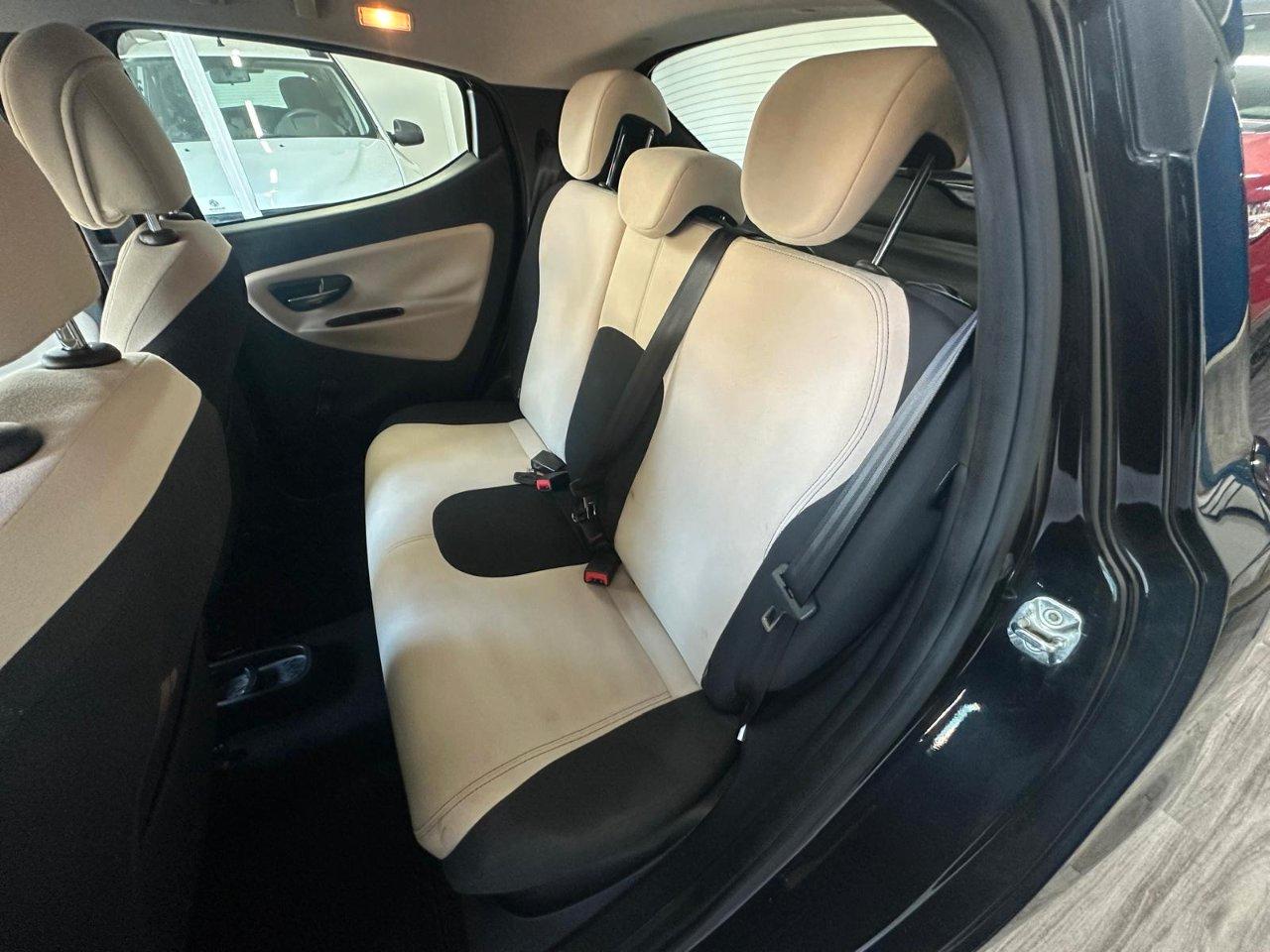 Lancia Ypsilon 5 Porte Ypsilon 1.2 8v Gold c/CL 69cv E6