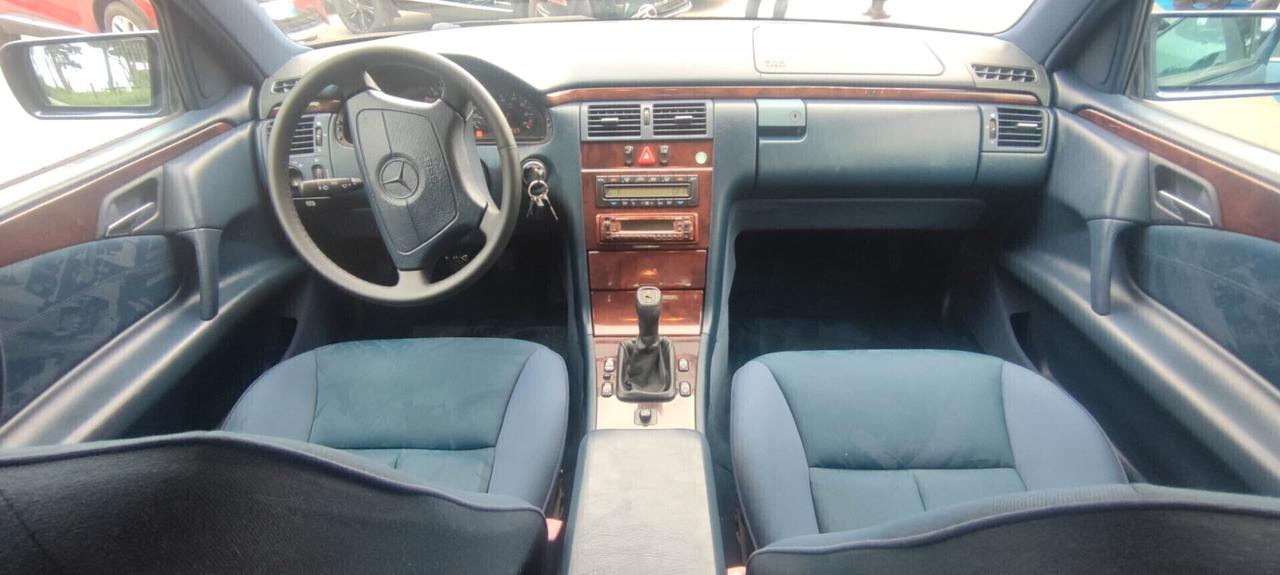 Mercedes-benz E 200 Cat Avantgarde