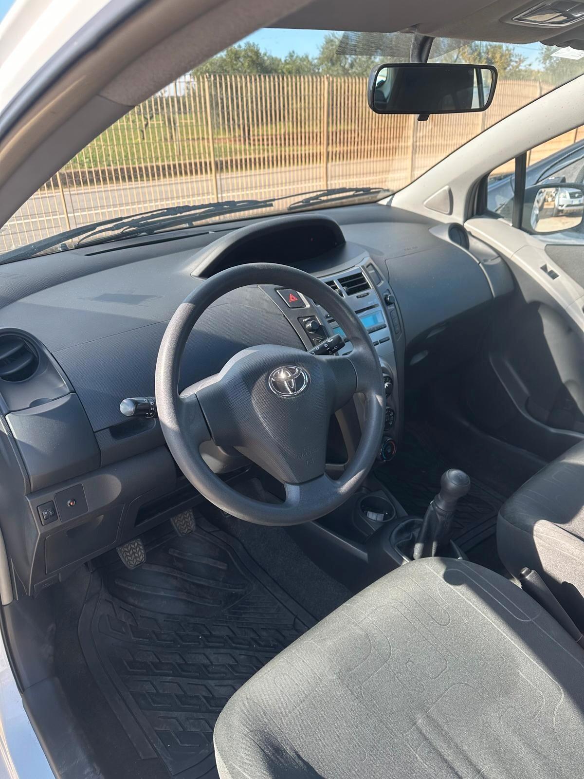 Toyota Yaris 1.0 GPL