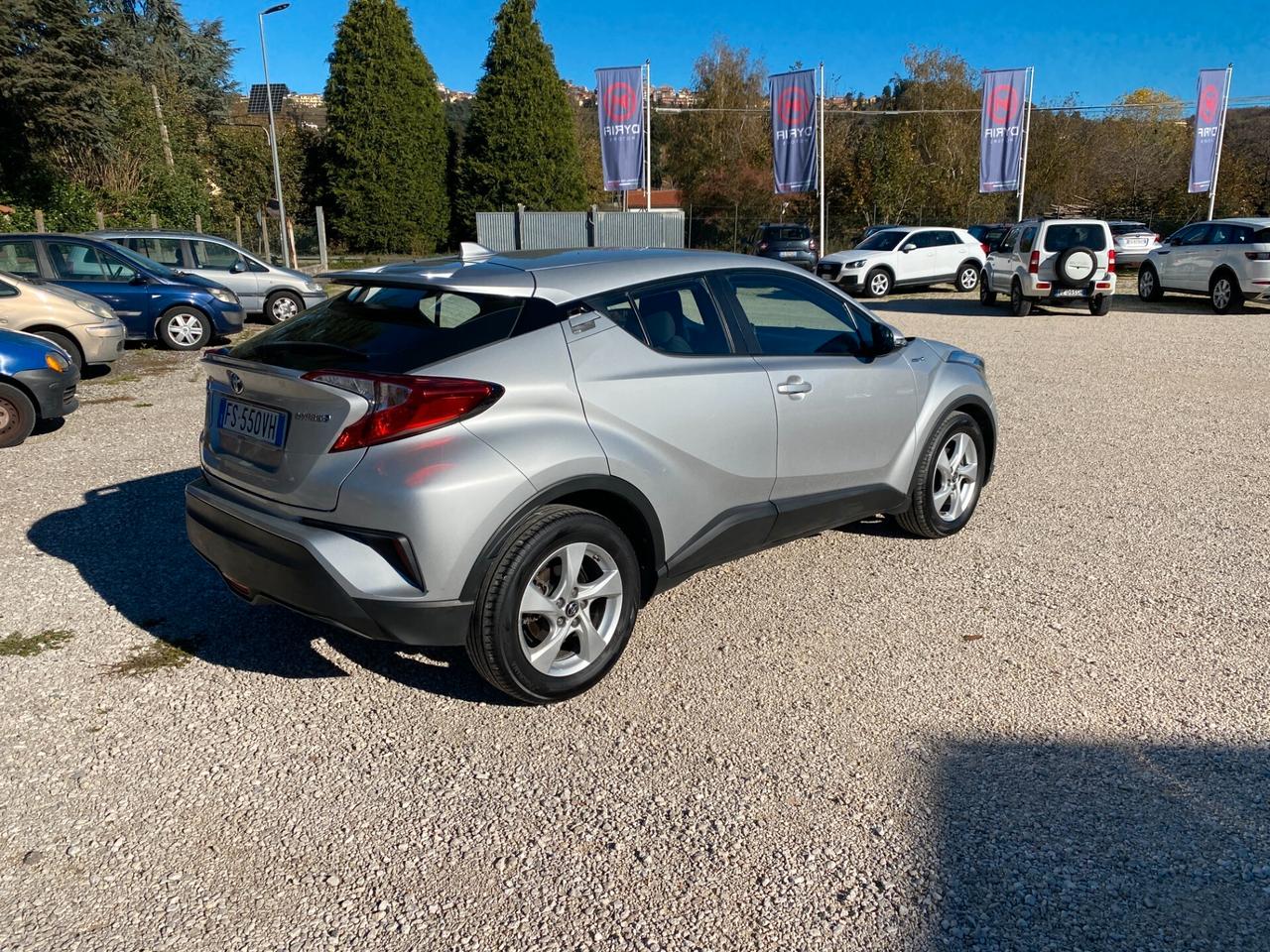 Toyota C-HR 1.8 Hybrid E-CVT Business