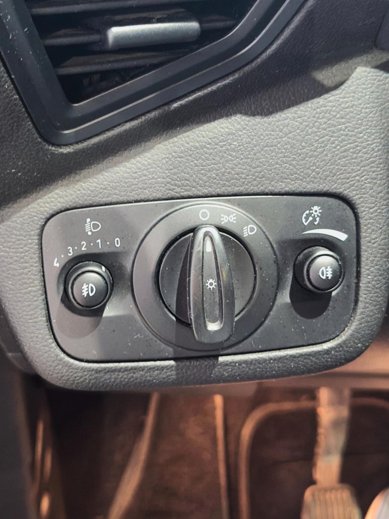 Ford Kuga 2.0 TDCI 120 CV S&S 2WD Titanium