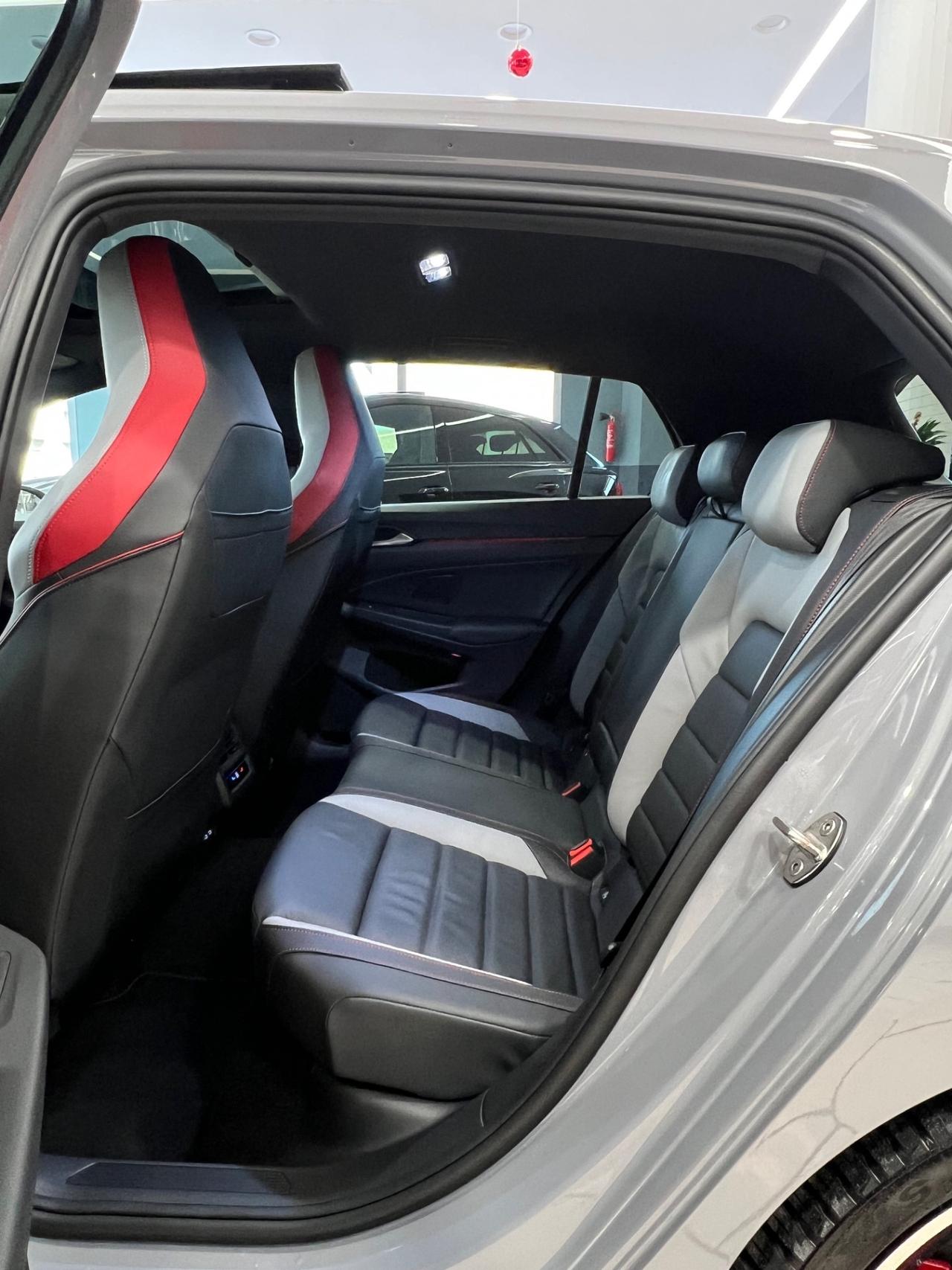 Volkswagen Golf 8.5 GTI 2.0 TSI DSG