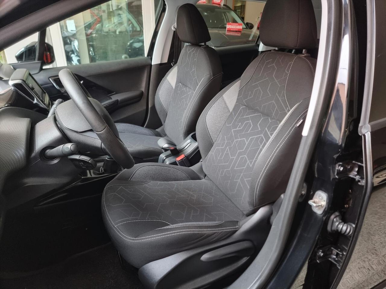 Peugeot 2008 BlueHDi 100 S&S Allure 101 cv 12 mesi garanzia
