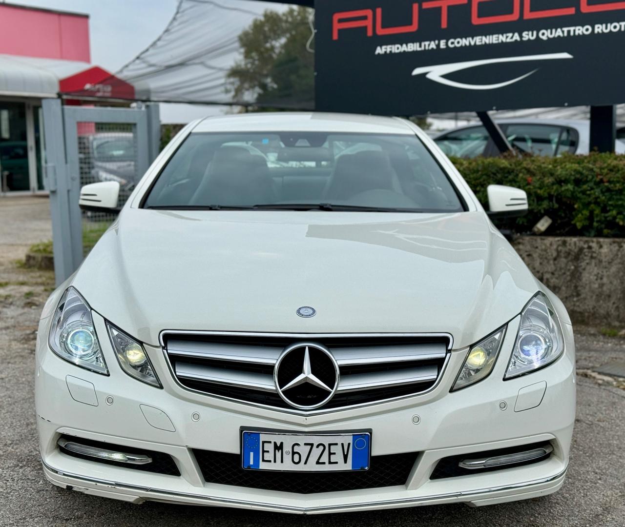 Mercedes-benz E 220 CDI Coupé BlueEFFICIENCY 2012