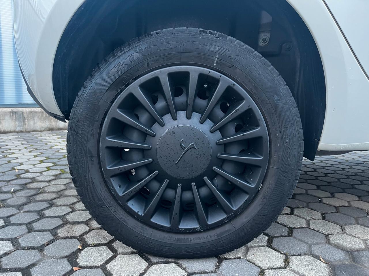 Lancia Ypsilon 0.9 TwinAir 5 porte Metano Ecochic Gold