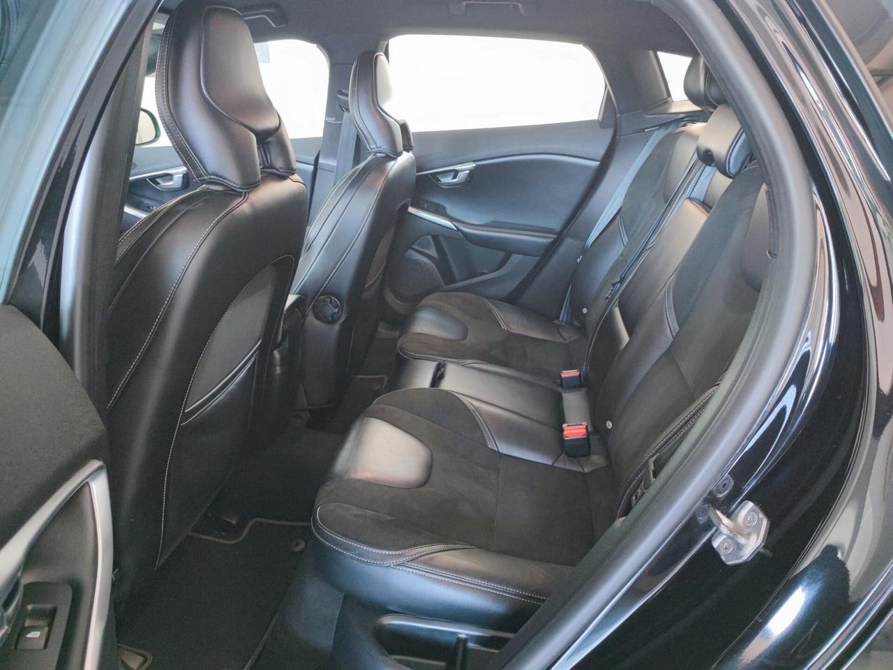 Volvo V40 D2 R-design