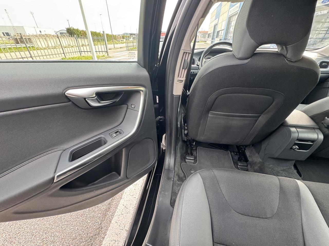 Volvo V60 D3 Geartronic Mom. Dynamic 2.0 TDCi 136CV