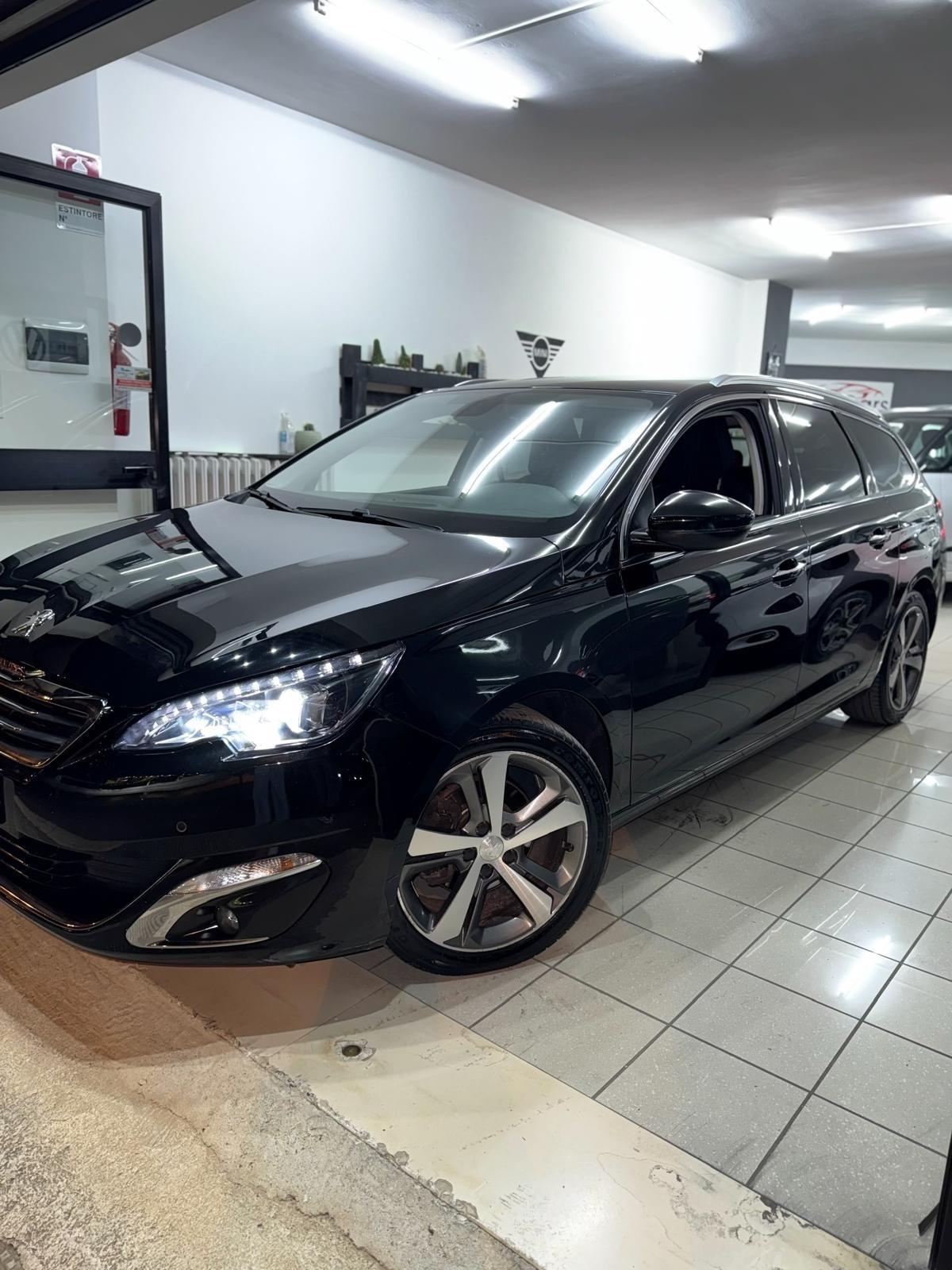 Peugeot 308 BlueHDi 120 S&S SW Allure