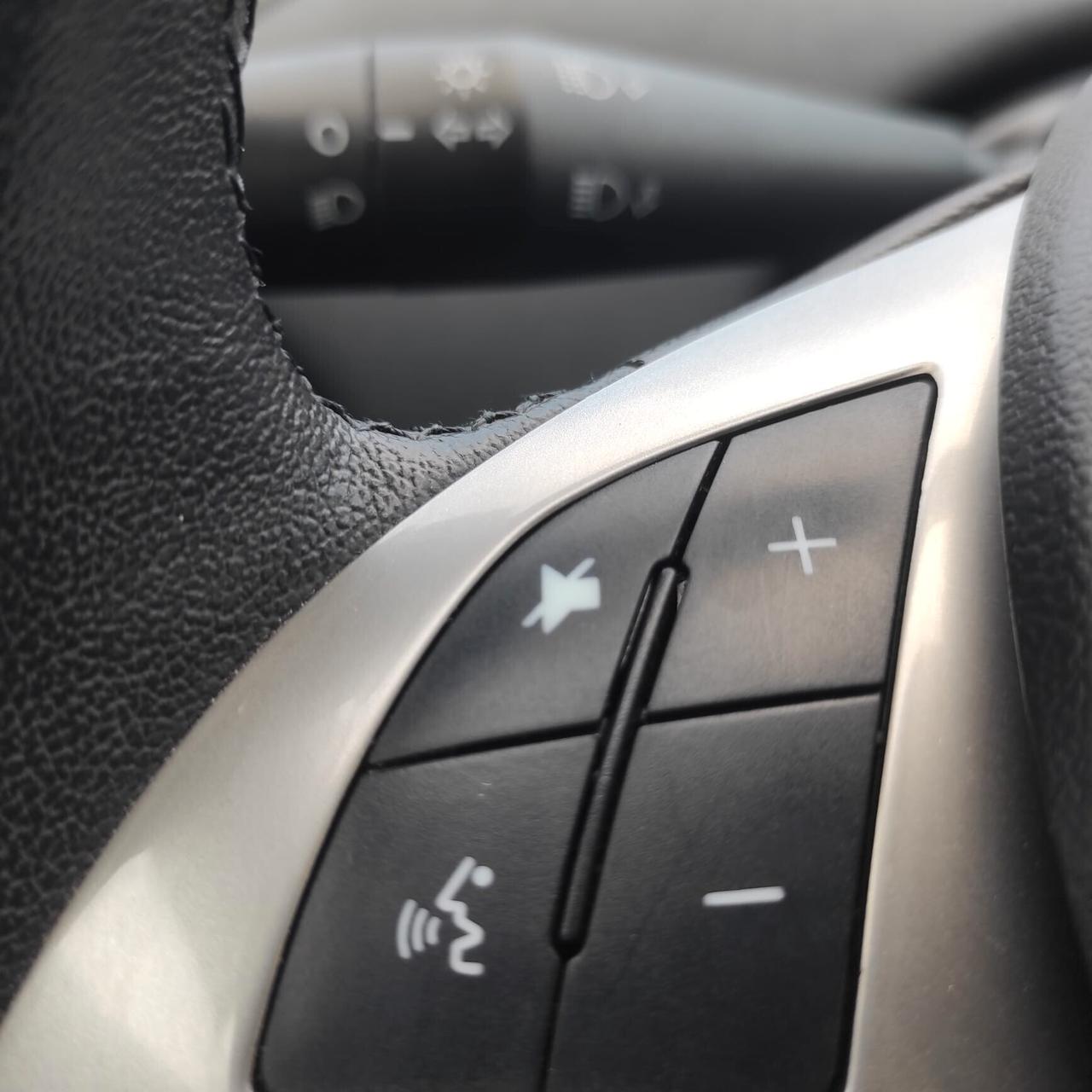 Lancia Ypsilon 1.0 Bz 70 Cv Hybrid Gold