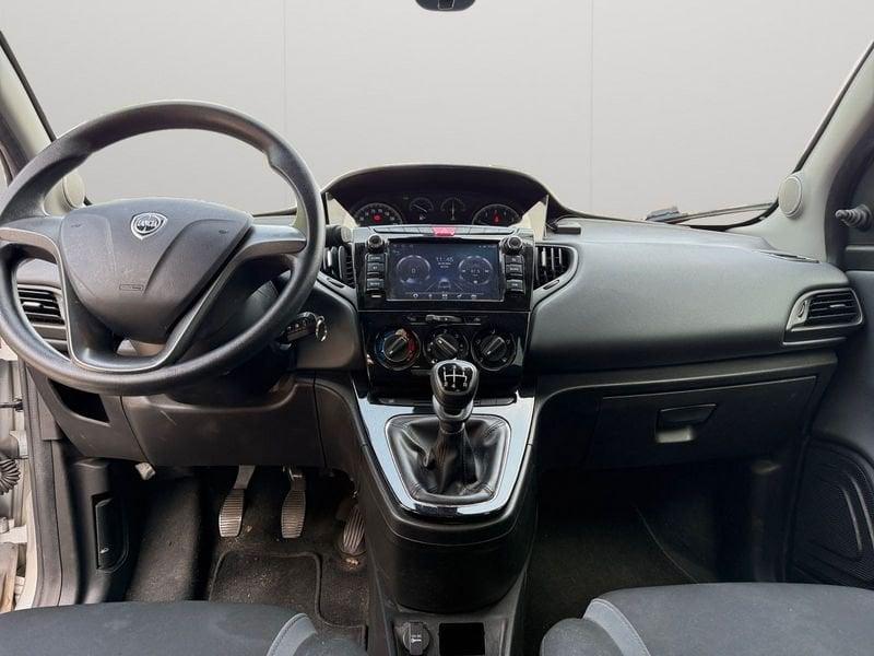 Lancia Ypsilon 1.2 5P Silver