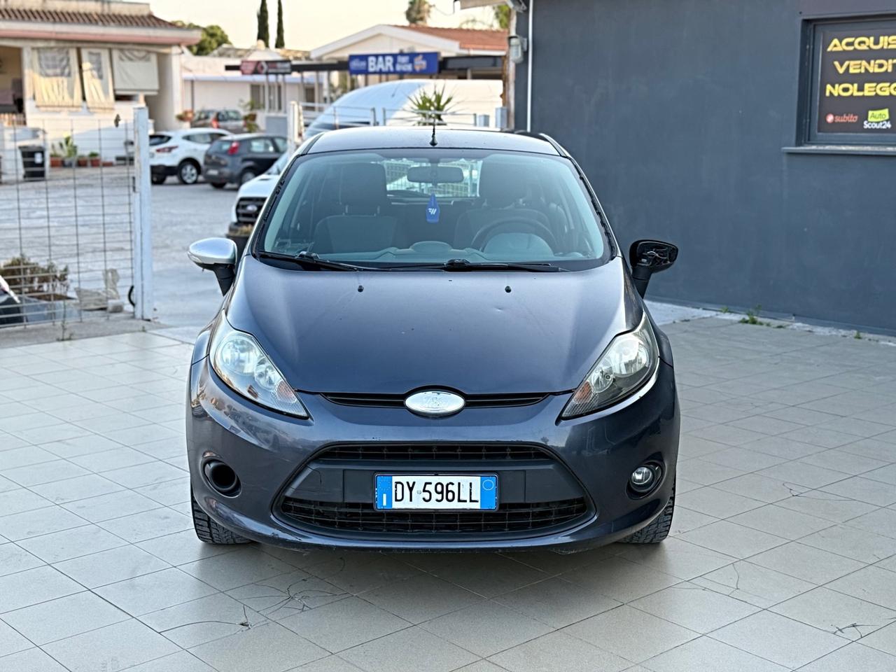 Ford Fiesta 1.4 5 porte Bz.- GPL Titanium Garanzia 12 Mesi