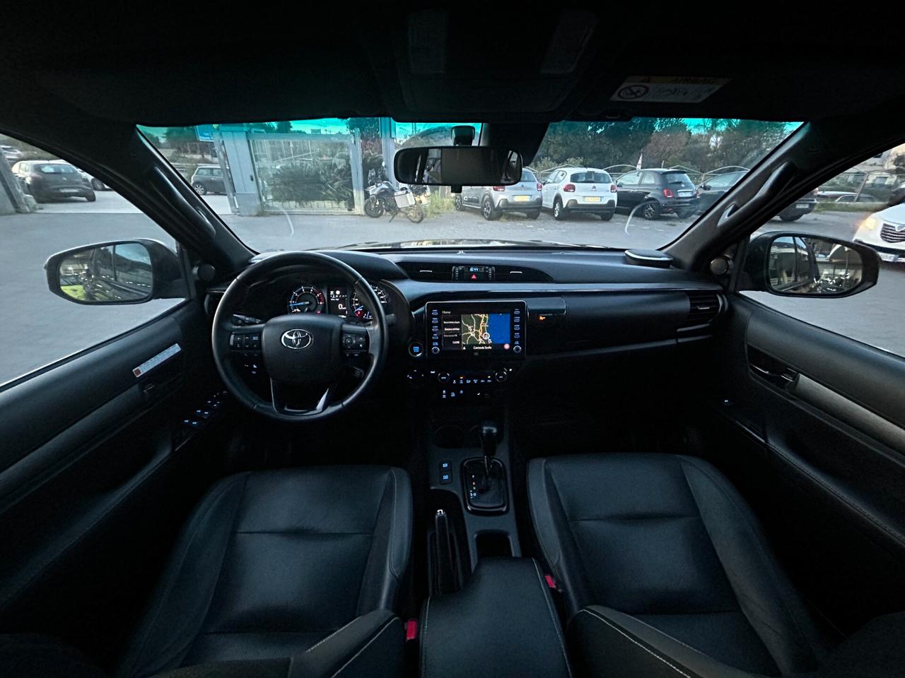 Toyota Hilux 2.8 d double cab Invincible 4wd auto