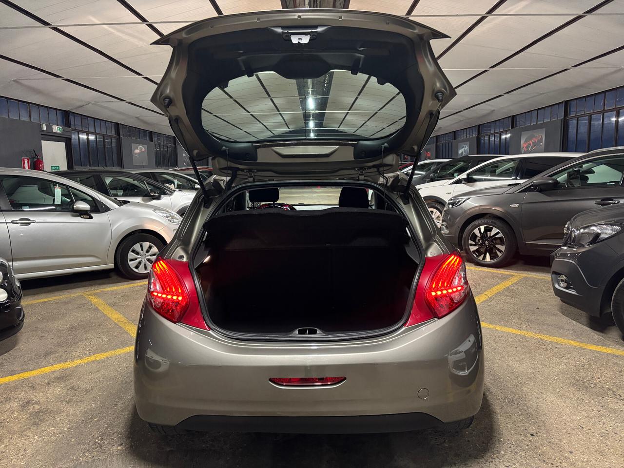 Peugeot 208 1.2 BENZINA 82CV Allure NEOPATENTATO